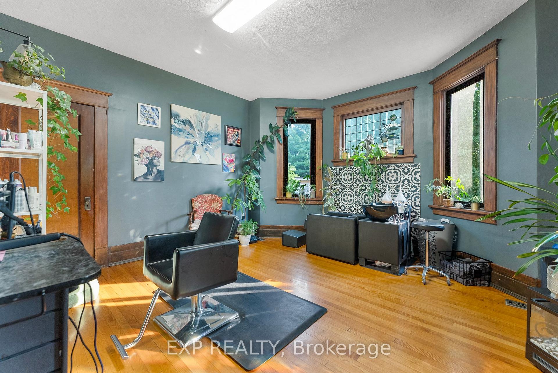 Photo 10 of 48 Hall Avenue E, Renfrew, Renfrew — HOMEH