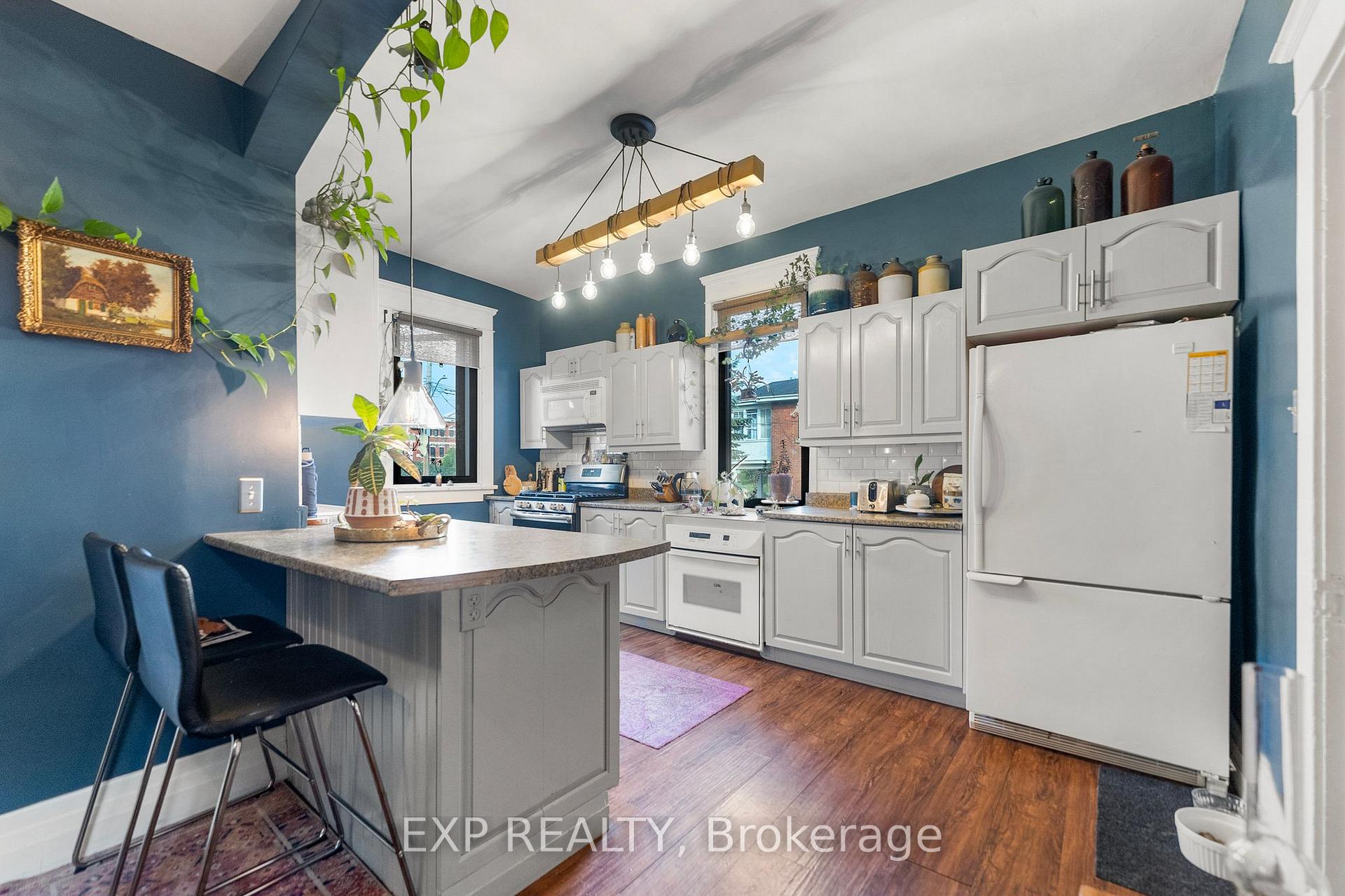 Photo 19 of 48 Hall Avenue E, Renfrew, Renfrew — HOMEH