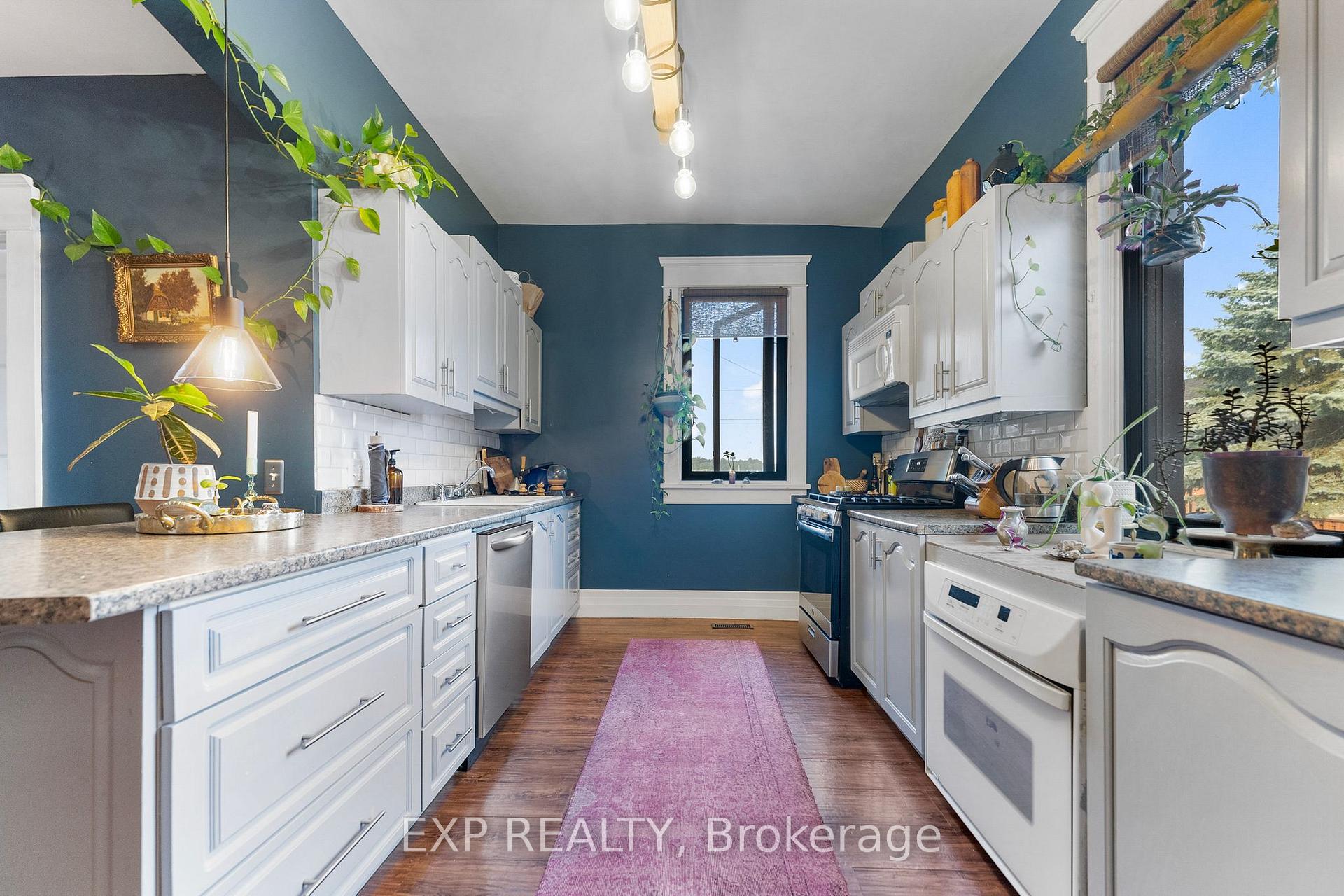 Photo 20 of 48 Hall Avenue E, Renfrew, Renfrew — HOMEH