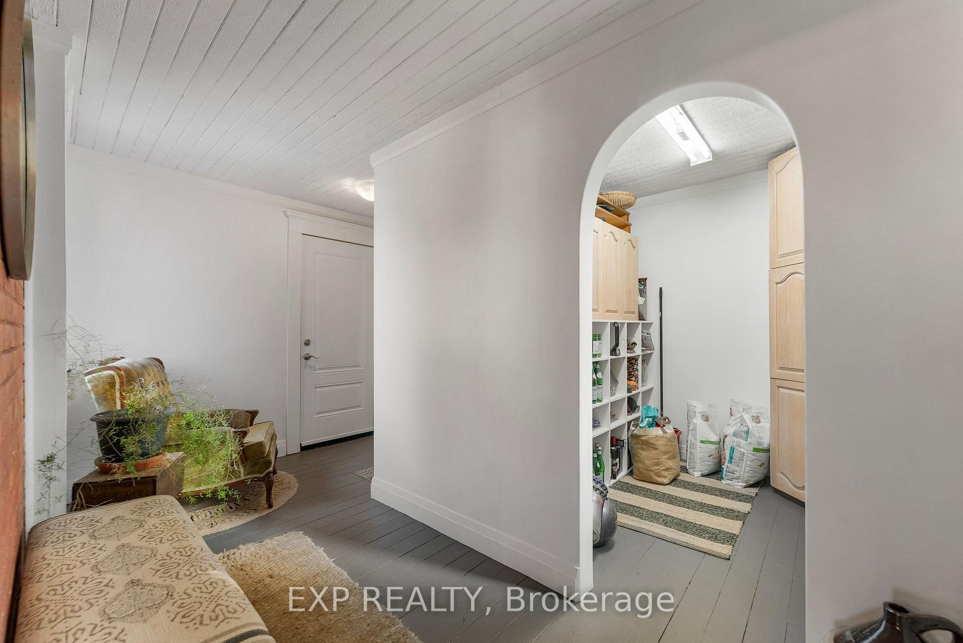 Photo 25 of 48 Hall Avenue E, Renfrew, Renfrew — HOMEH