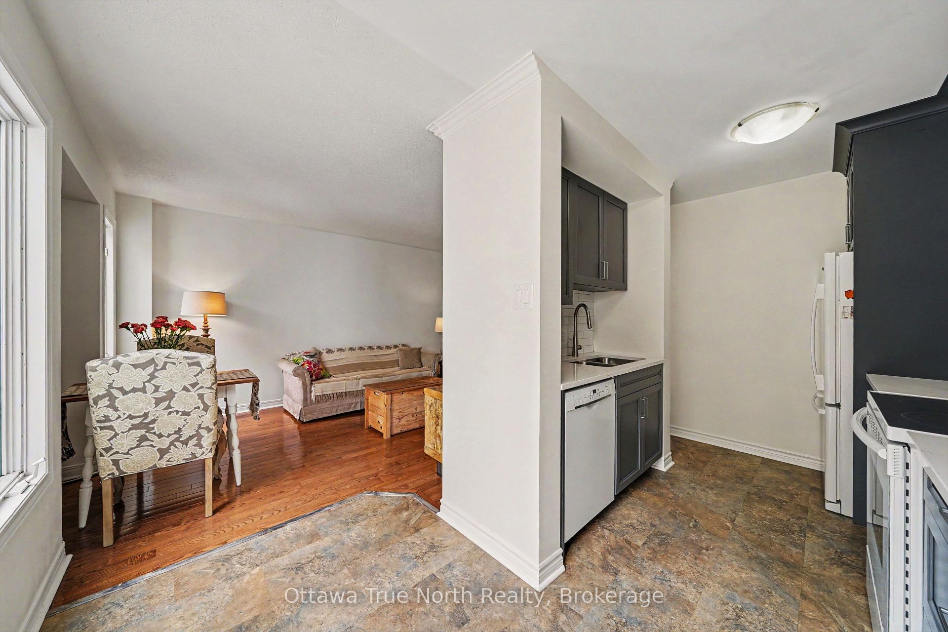 Photo 4 of 78 Redpath Drive, Ottawa, Barrhaven East — HOMEH