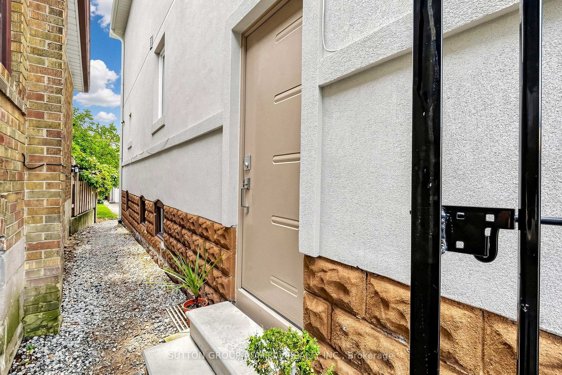 Photo 55 of 676 Vaughan Road, Toronto, Oakwood Village — HOMEH