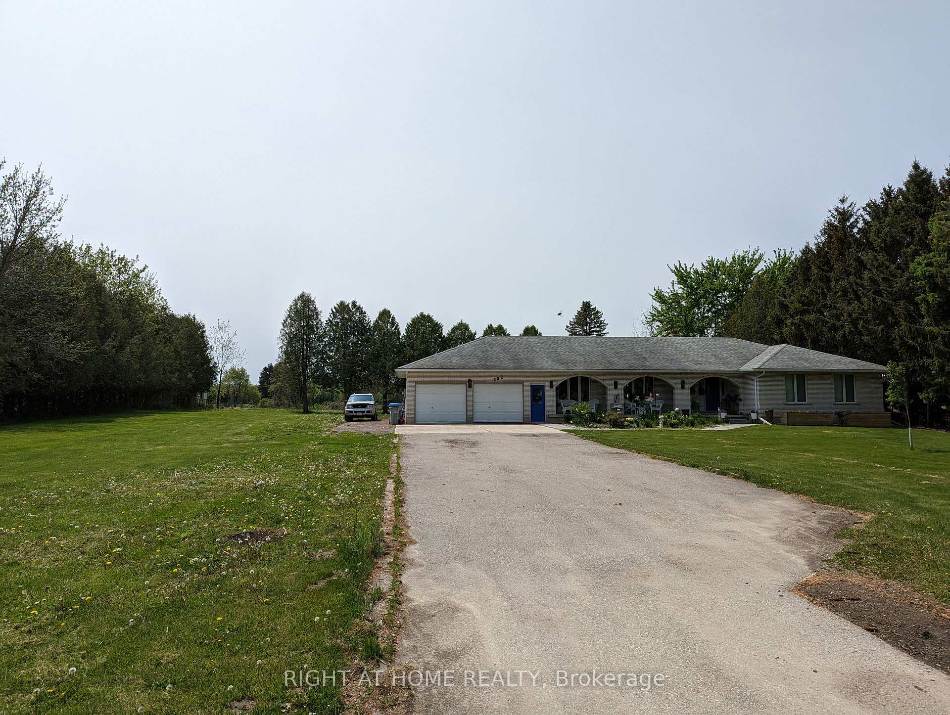 Photo 2 of 392 Second Street, Strathroy-Caradoc, NE — HOMEH