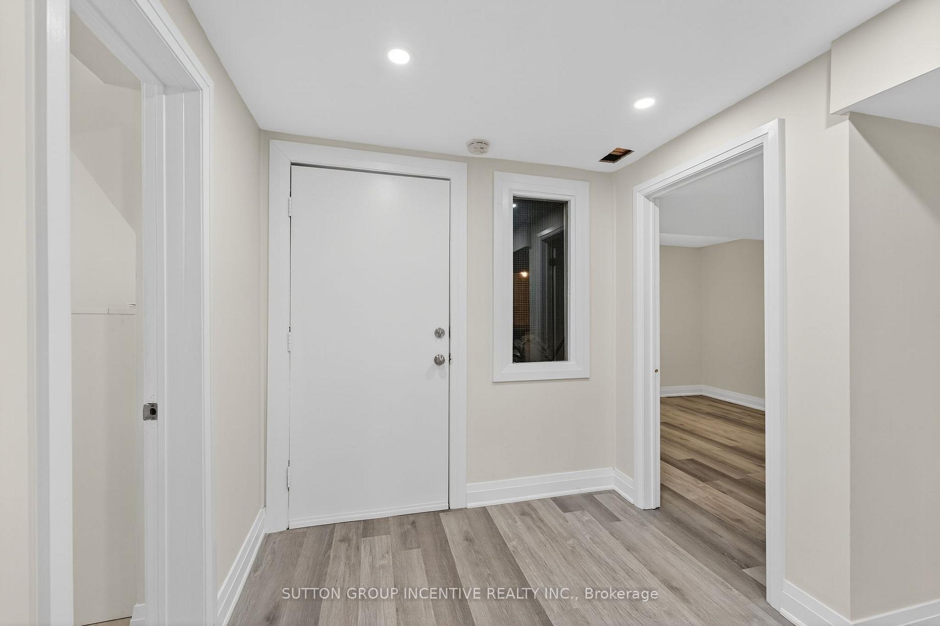 Photo 4 of 23 Blair Crescent, Barrie, Grove East — HOMEH