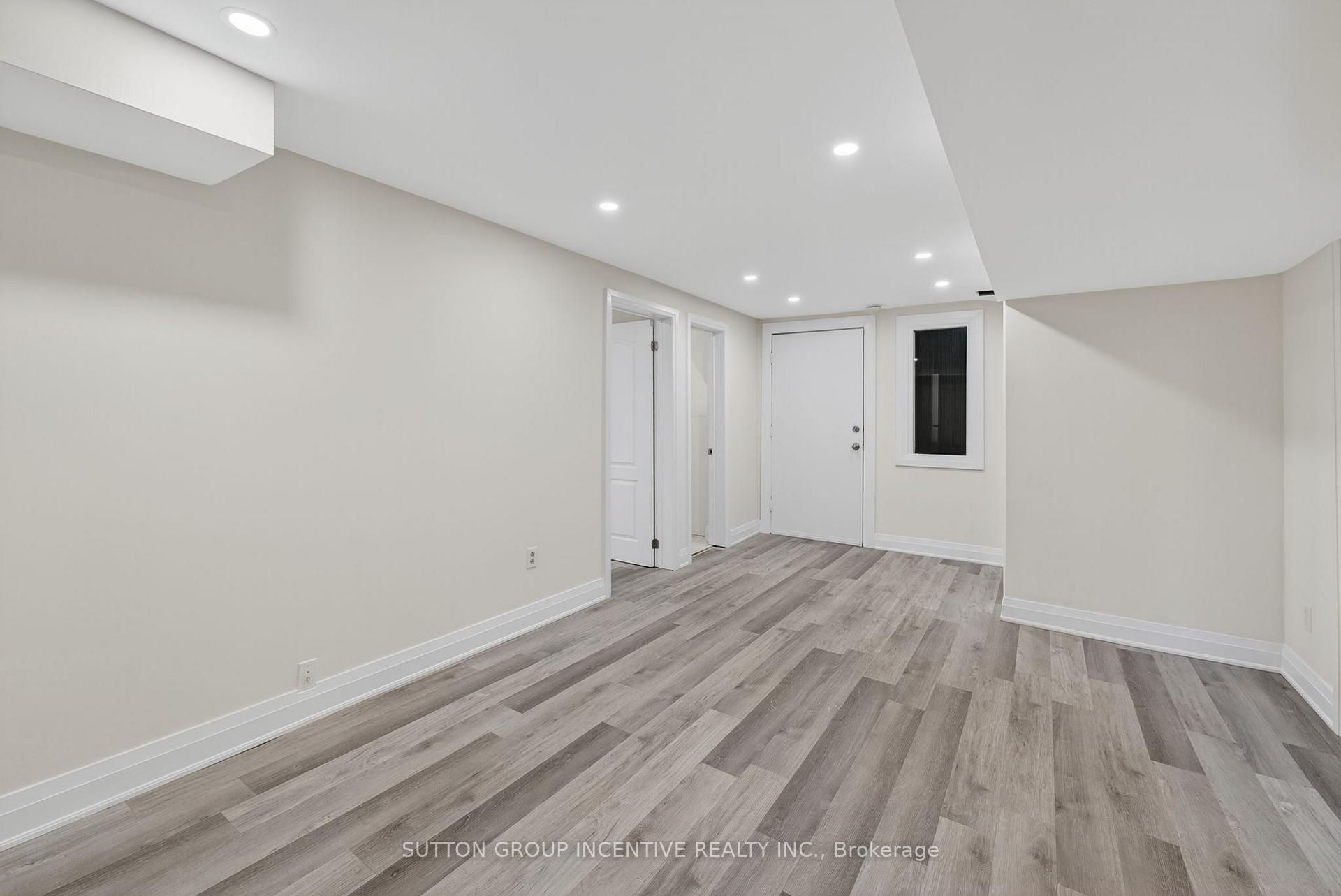 Photo 7 of 23 Blair Crescent, Barrie, Grove East — HOMEH
