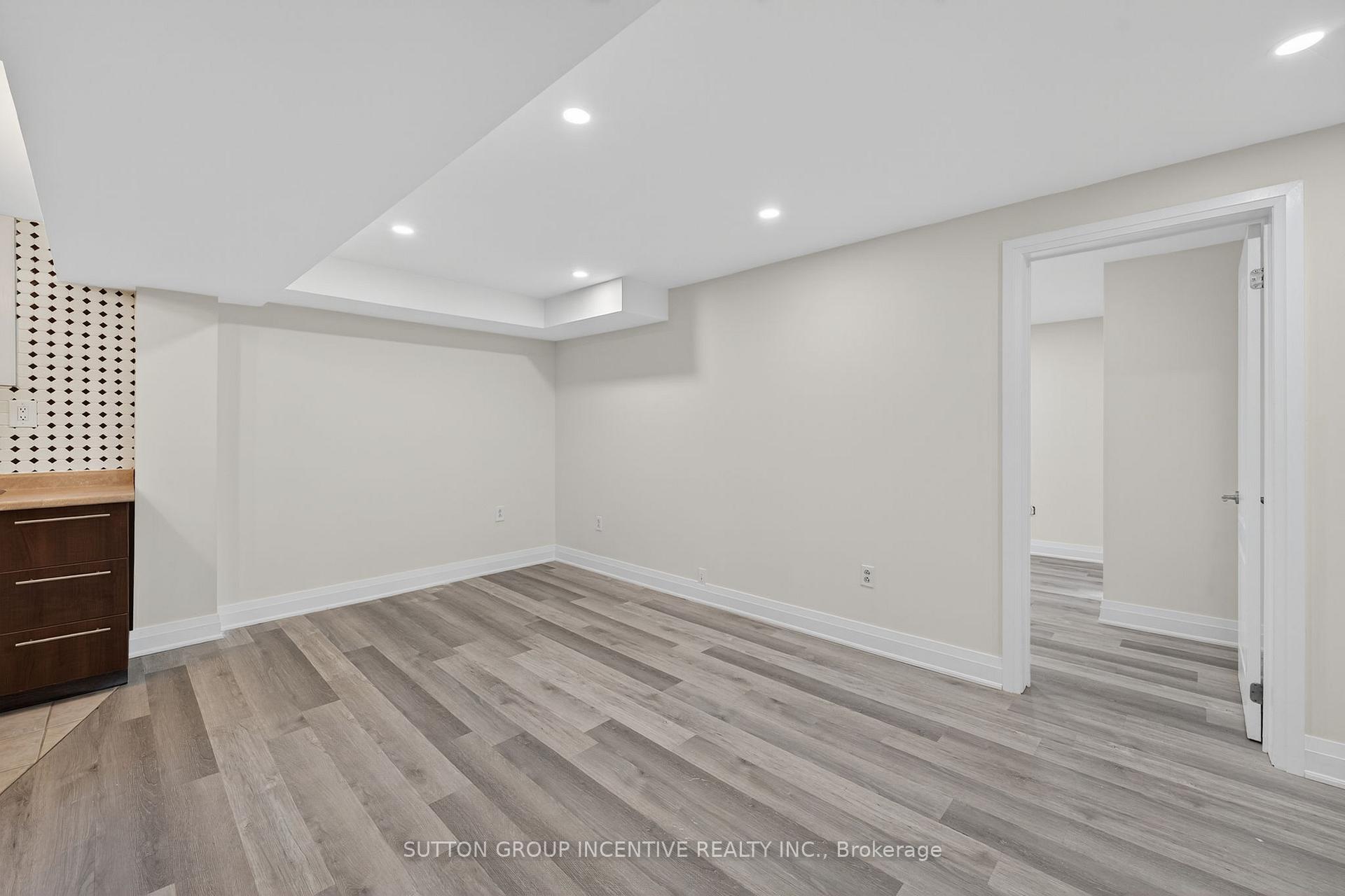 Photo 12 of 23 Blair Crescent, Barrie, Grove East — HOMEH