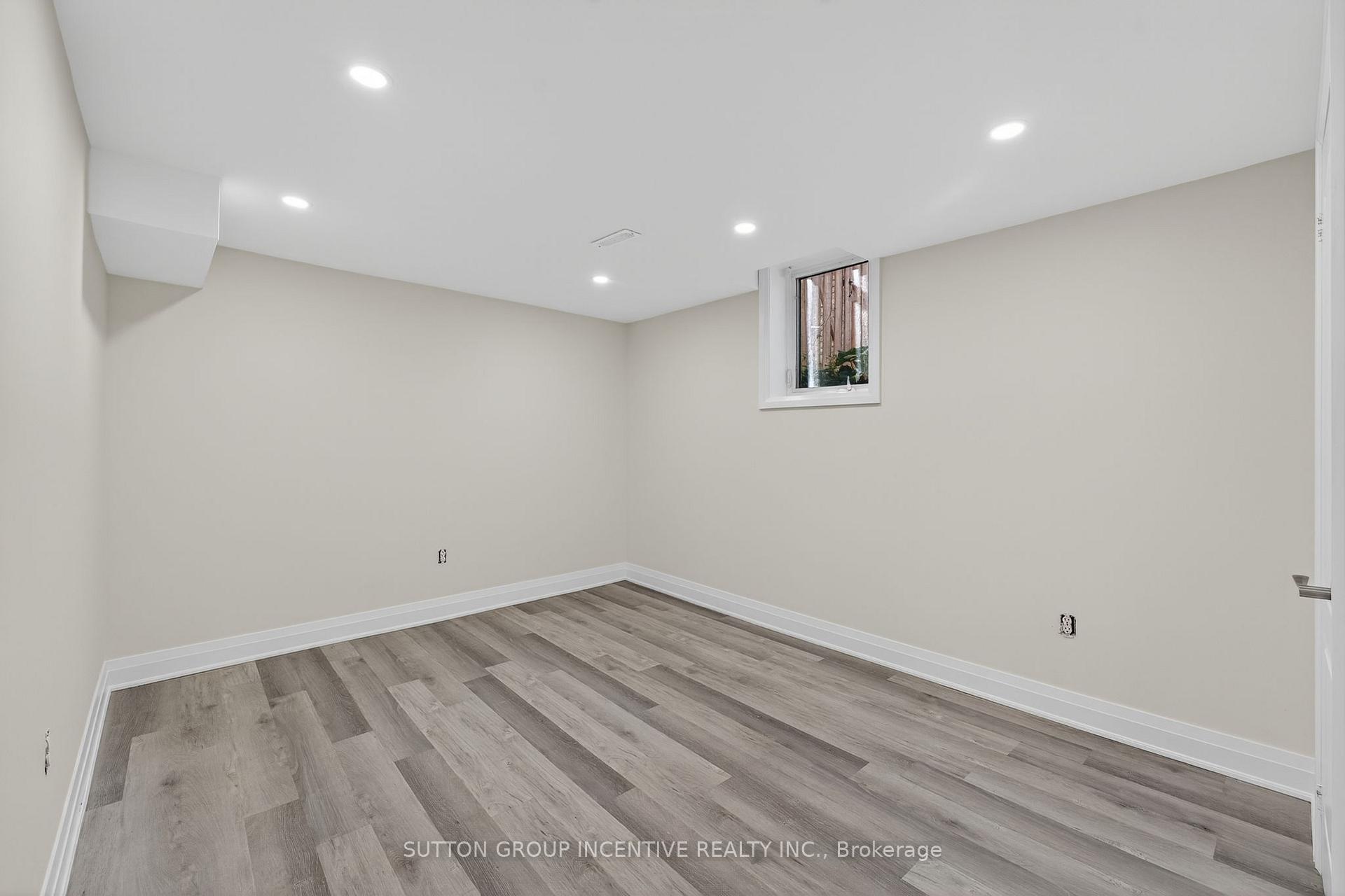 Photo 13 of 23 Blair Crescent, Barrie, Grove East — HOMEH