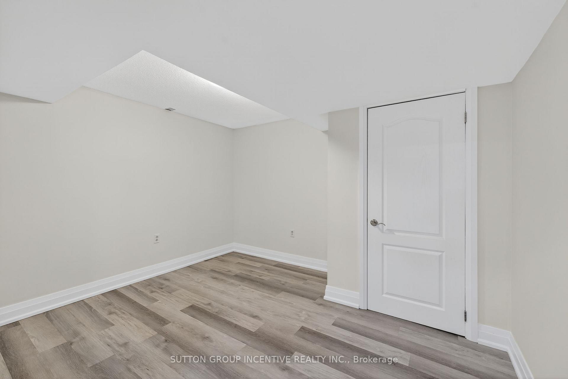 Photo 15 of 23 Blair Crescent, Barrie, Grove East — HOMEH