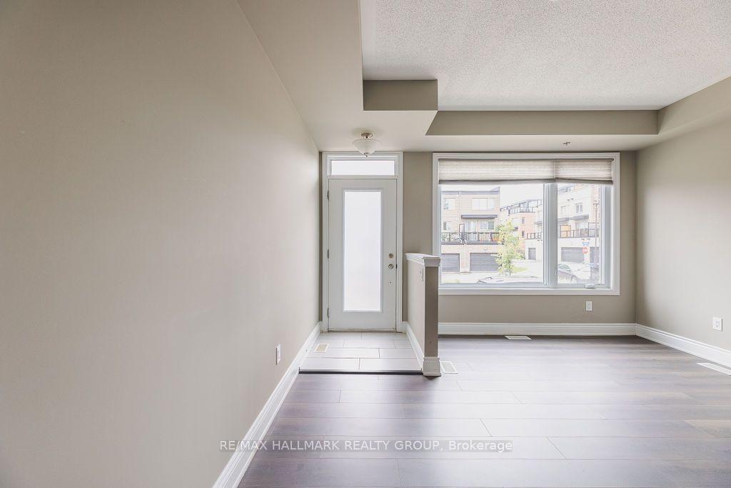 Photo 3 of 535 Ozawa Private, Ottawa, CFB Rockcliffe and Area — HOMEH