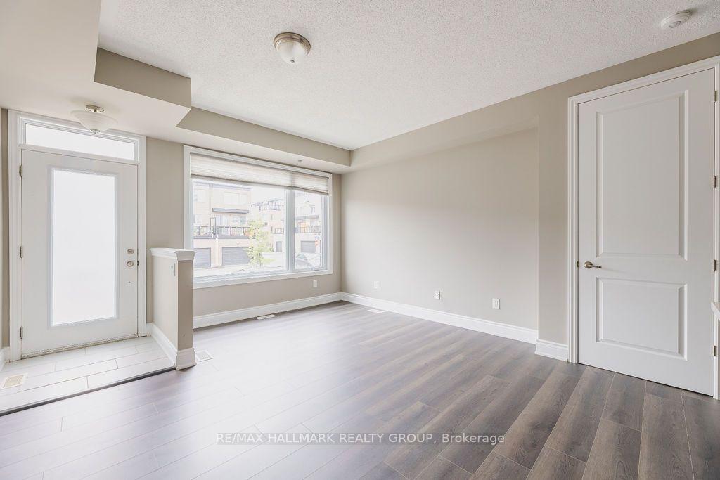 Photo 4 of 535 Ozawa Private, Ottawa, CFB Rockcliffe and Area — HOMEH