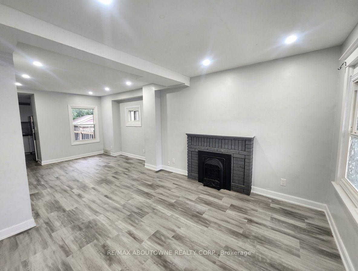 Photo 3 of 63 Gage Avenue N, Hamilton, Stipley — HOMEH