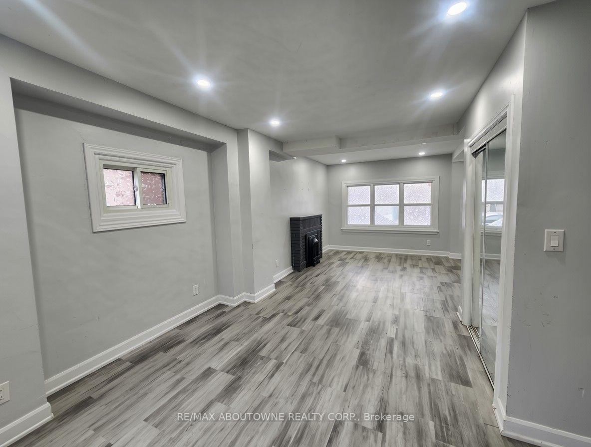 Photo 4 of 63 Gage Avenue N, Hamilton, Stipley — HOMEH
