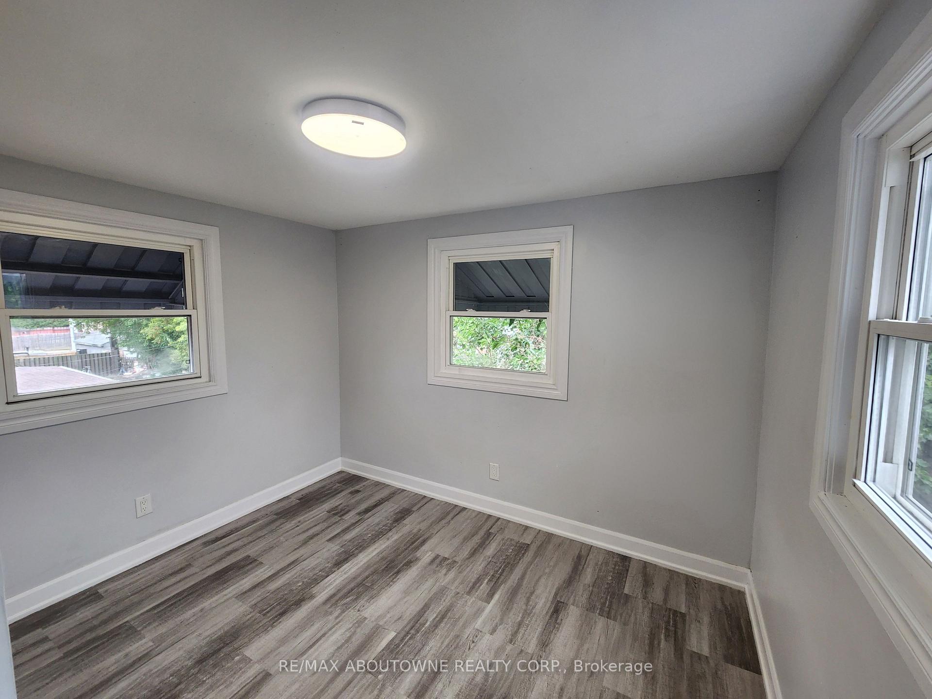 Photo 11 of 63 Gage Avenue N, Hamilton, Stipley — HOMEH
