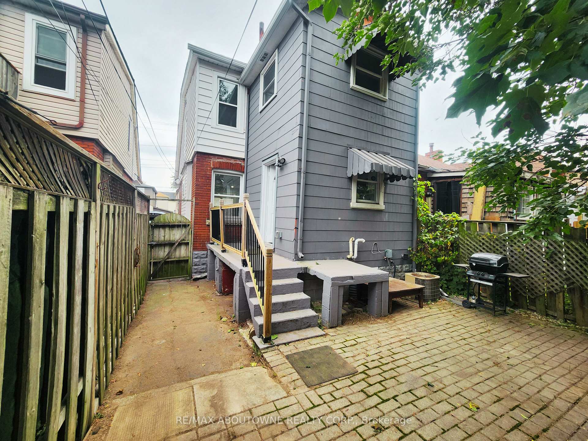 Photo 13 of 63 Gage Avenue N, Hamilton, Stipley — HOMEH