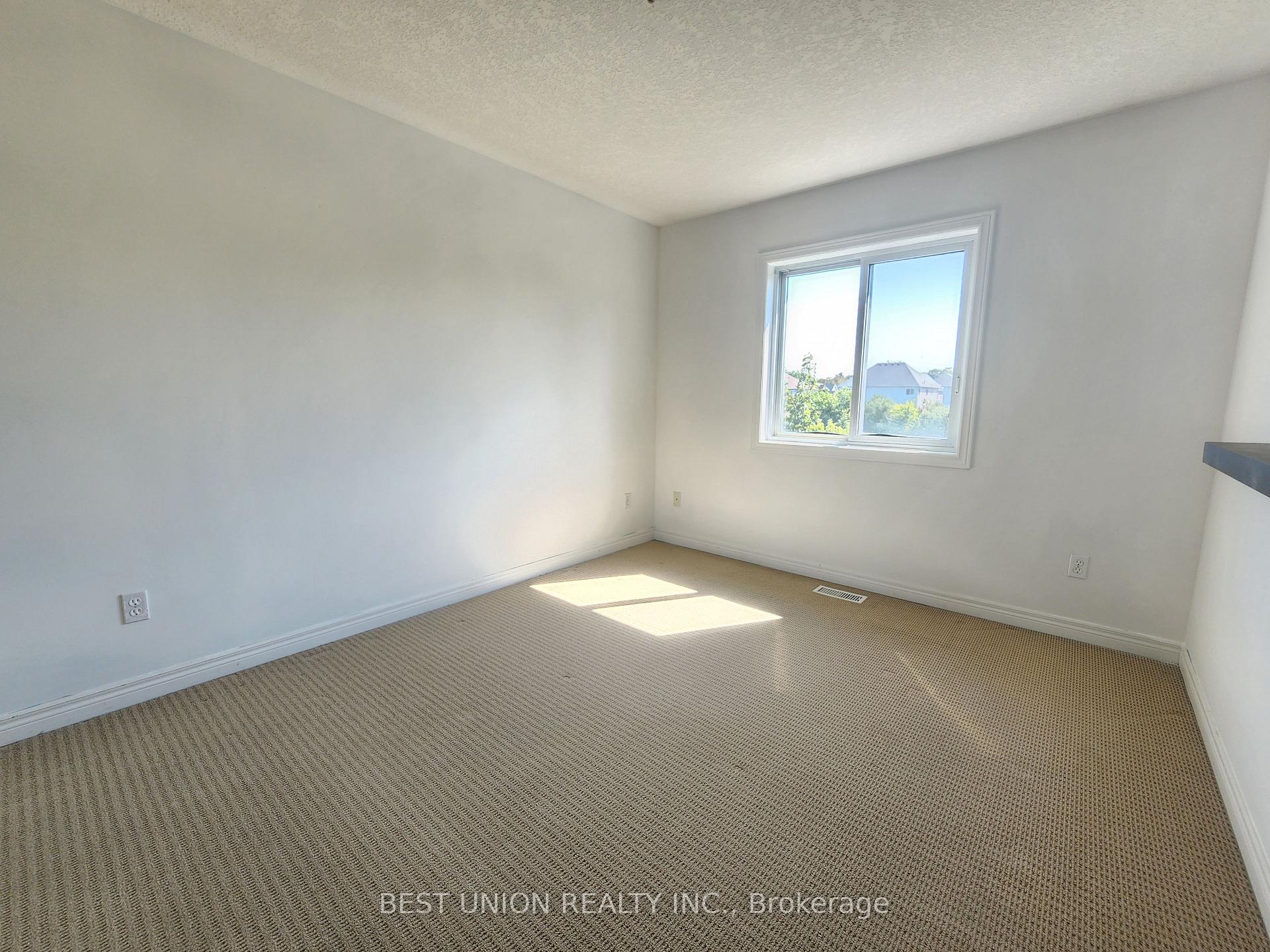 Photo 5 of Unit 27, 468 Doon Drive S, Kitchener, Doon South — HOMEH