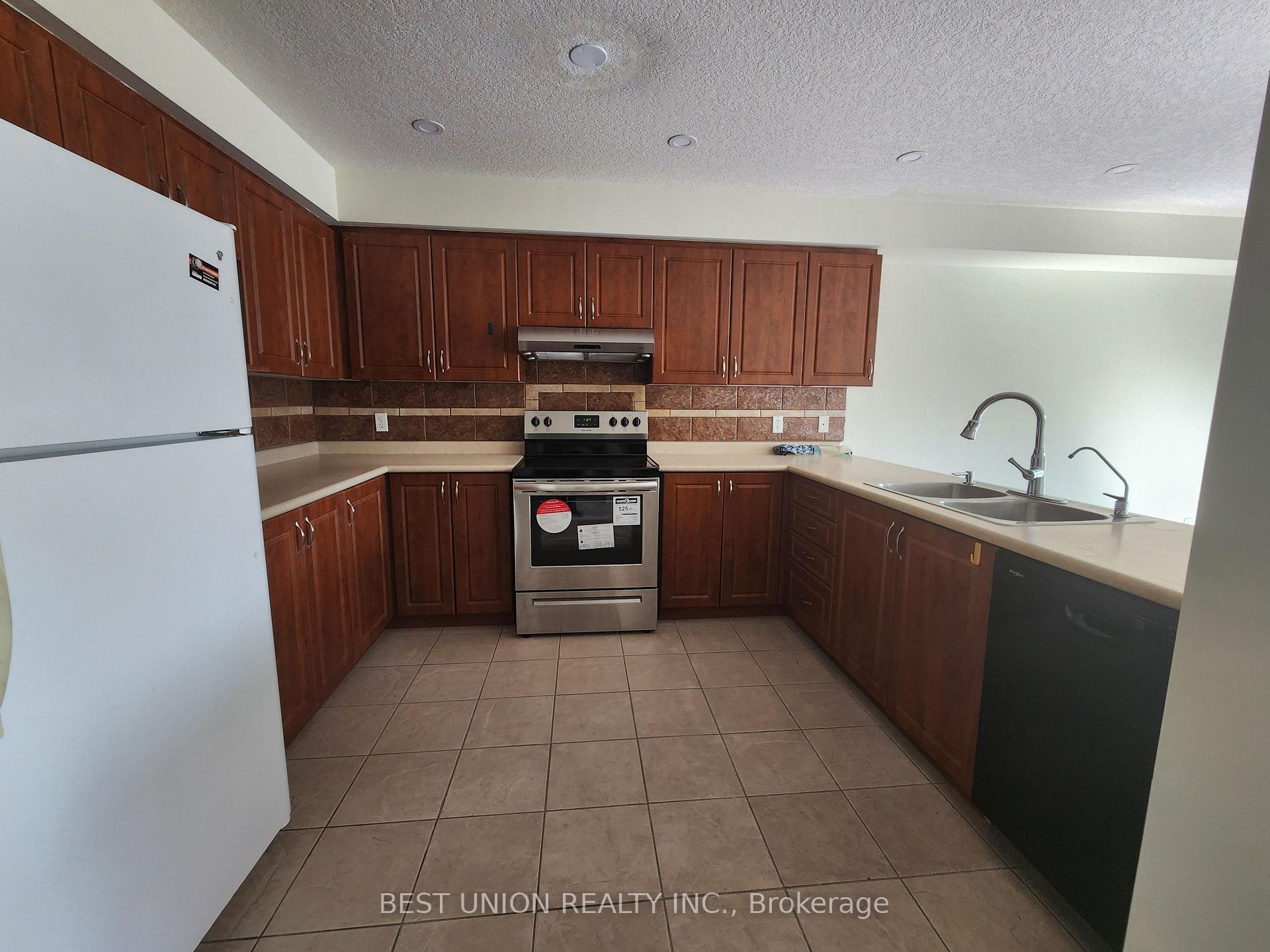 Photo 7 of Unit 27, 468 Doon Drive S, Kitchener, Doon South — HOMEH