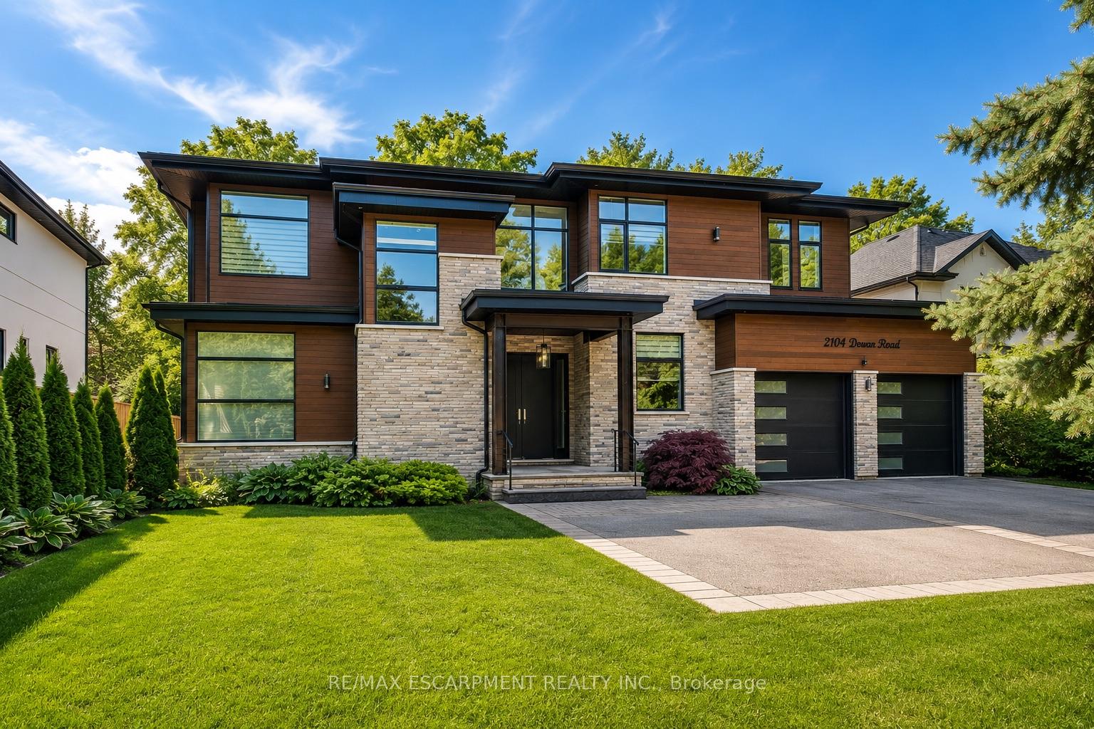 Photo of 2104 Devon Road