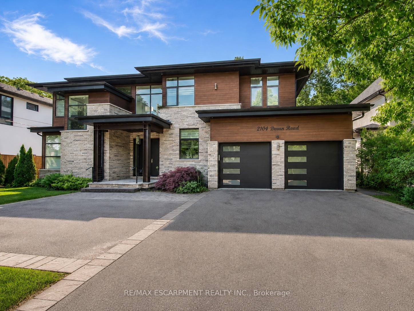 Photo 2 of 2104 Devon Road, Oakville, Ford — HOMEH