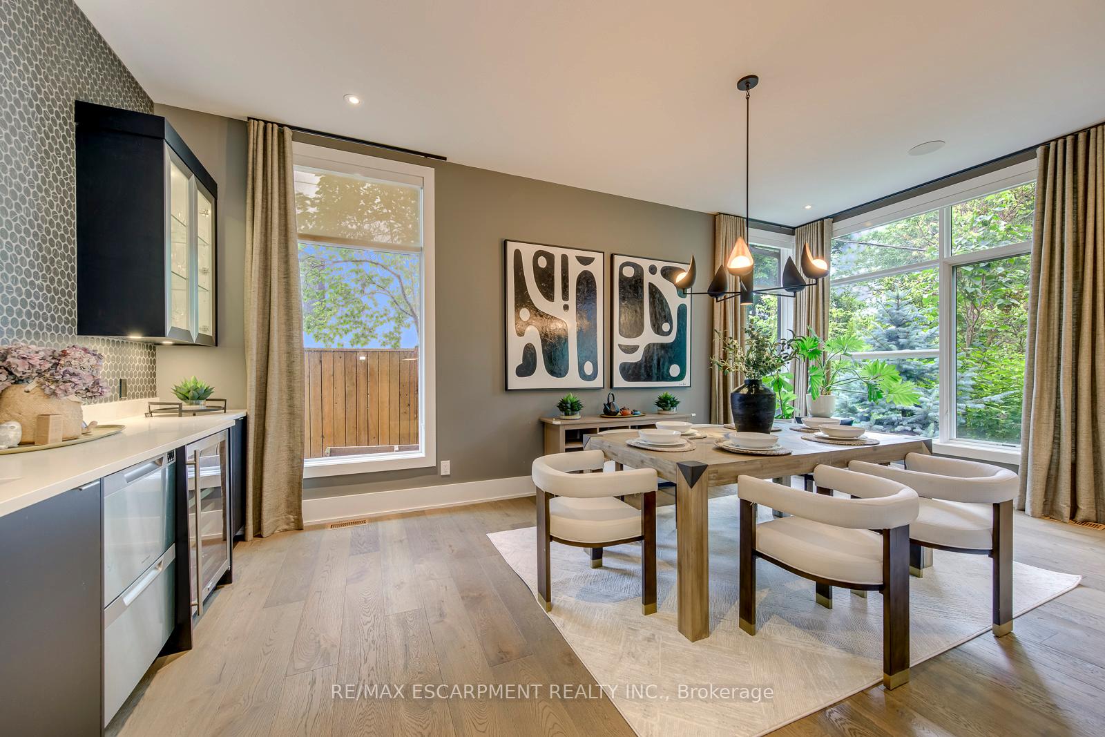 Photo 15 of 2104 Devon Road, Oakville, Ford — HOMEH