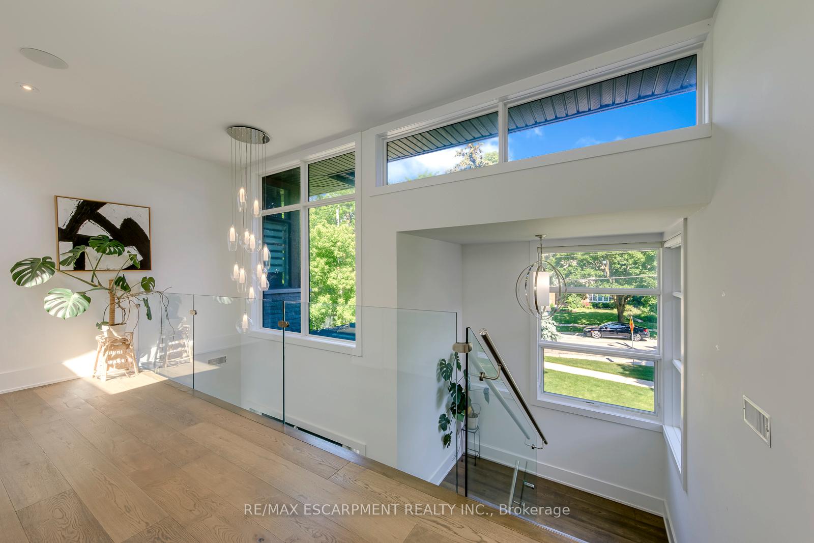 Photo 23 of 2104 Devon Road, Oakville, Ford — HOMEH