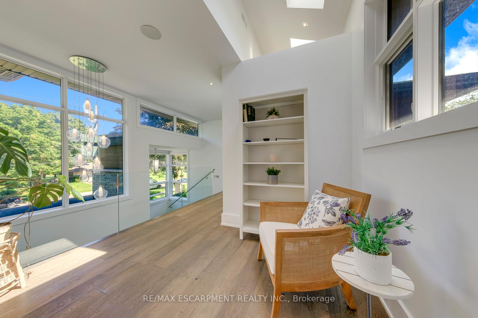 Photo 25 of 2104 Devon Road, Oakville, Ford — HOMEH