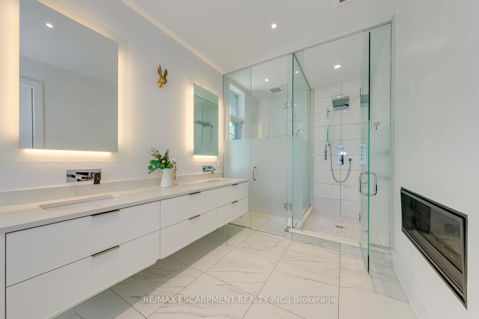 Photo 30 of 2104 Devon Road, Oakville, Ford — HOMEH