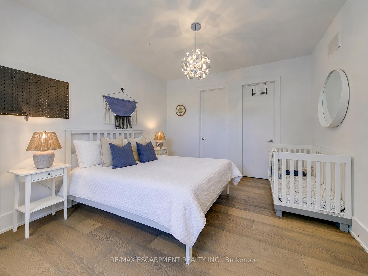 Photo 31 of 2104 Devon Road, Oakville, Ford — HOMEH
