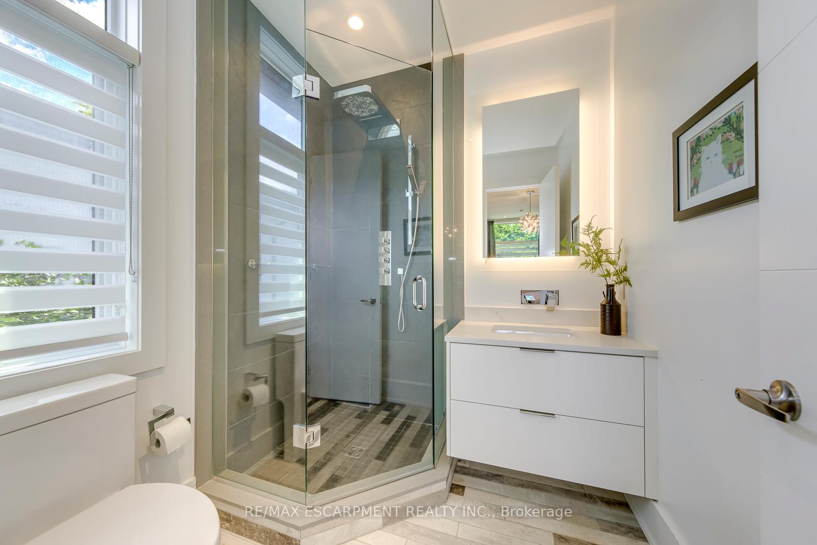 Photo 33 of 2104 Devon Road, Oakville, Ford — HOMEH