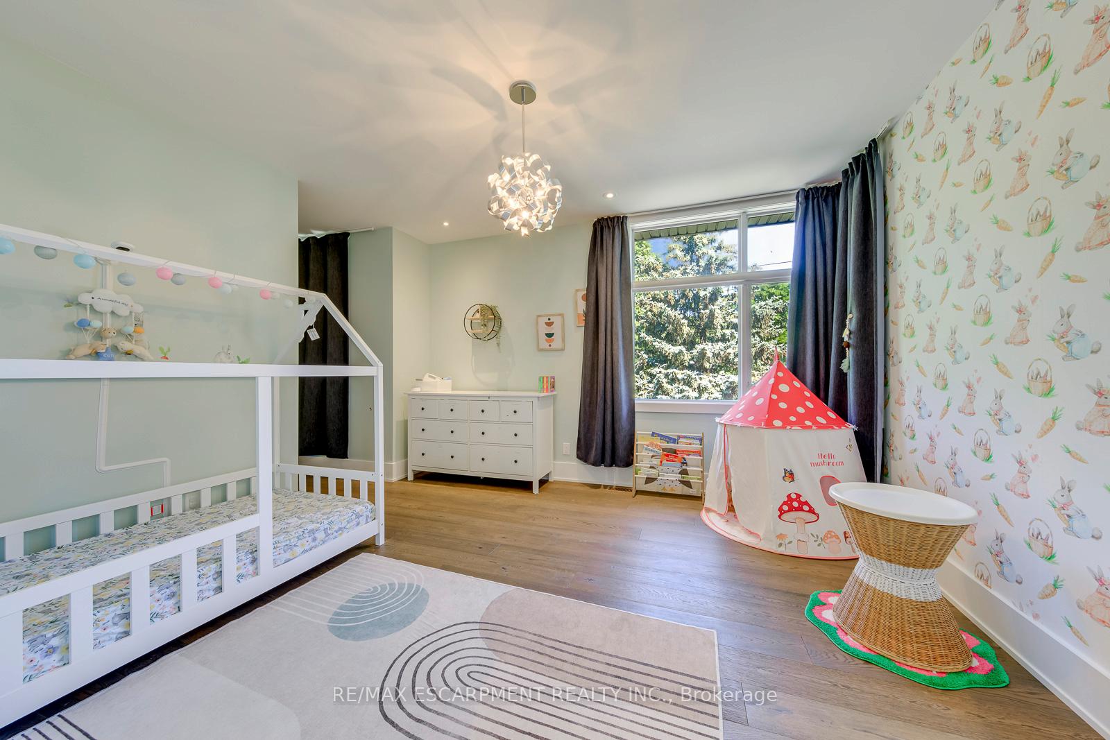 Photo 34 of 2104 Devon Road, Oakville, Ford — HOMEH