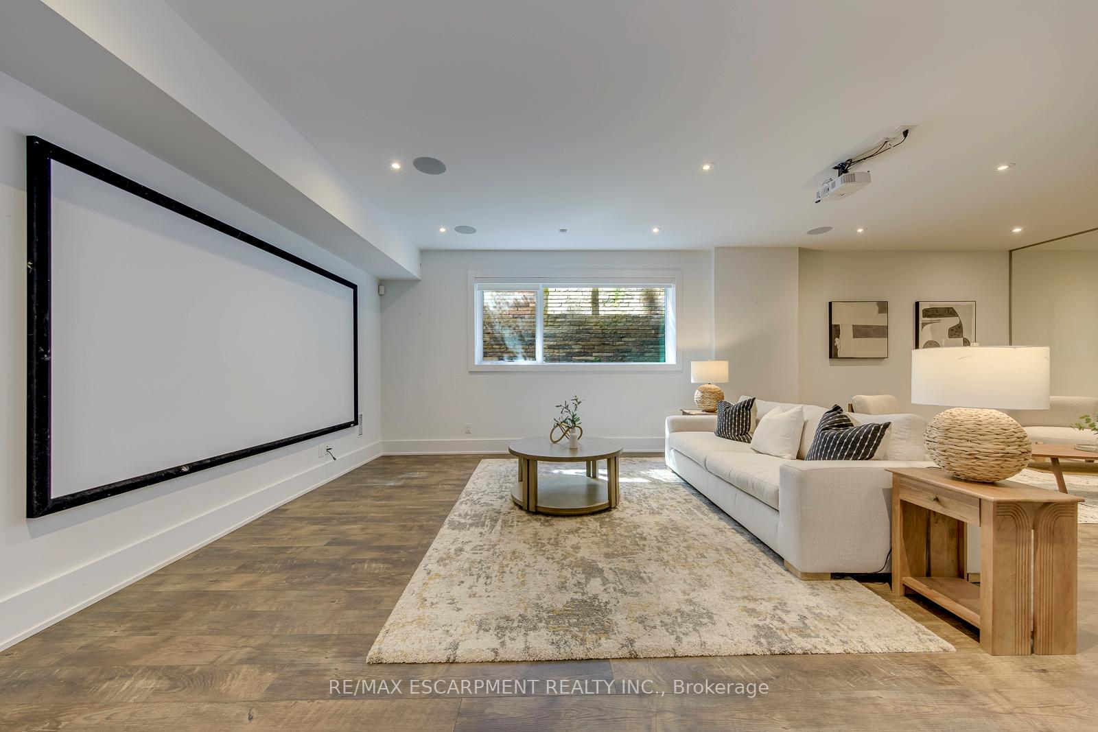 Photo 38 of 2104 Devon Road, Oakville, Ford — HOMEH