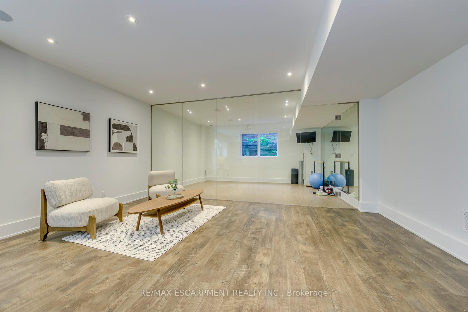Photo 39 of 2104 Devon Road, Oakville, Ford — HOMEH