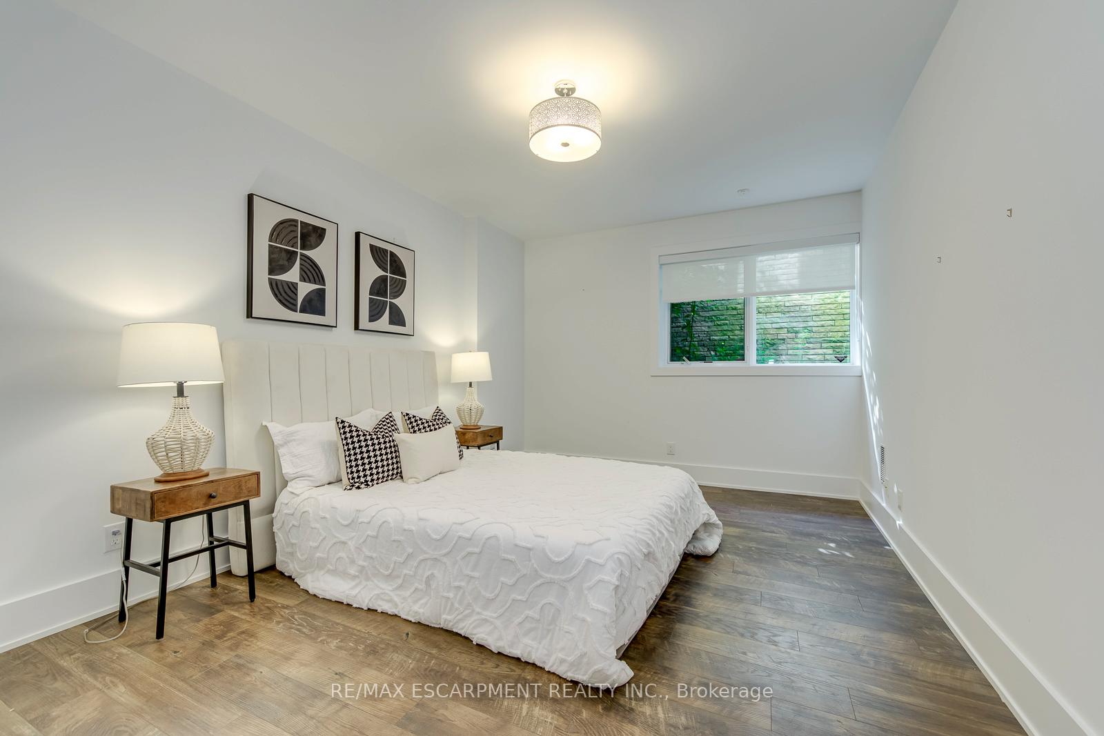 Photo 41 of 2104 Devon Road, Oakville, Ford — HOMEH