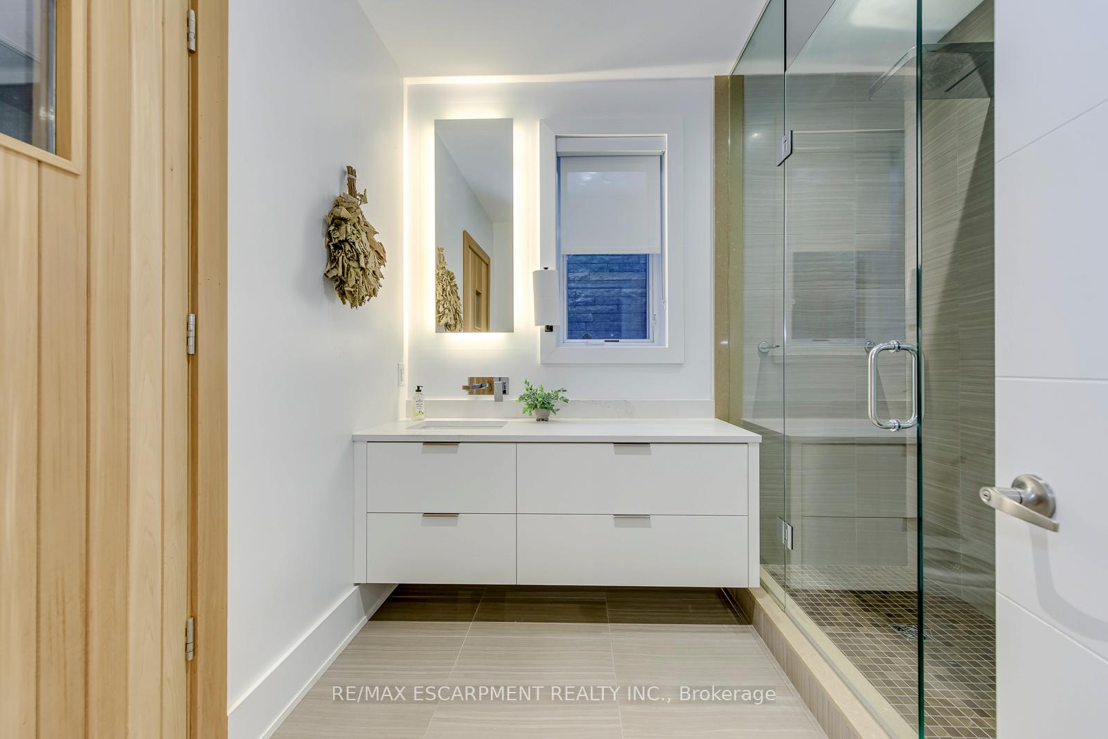Photo 43 of 2104 Devon Road, Oakville, Ford — HOMEH