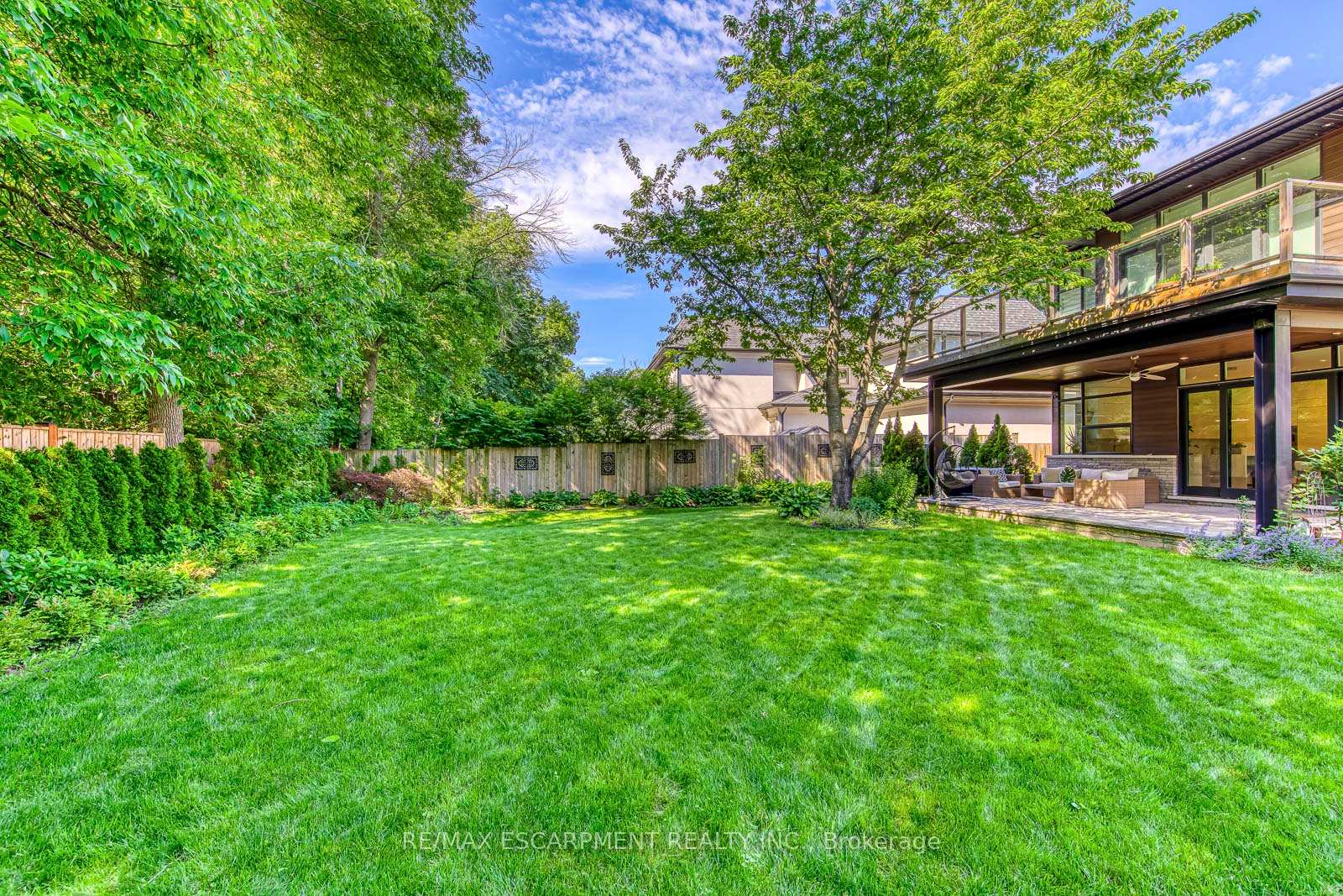 Photo 45 of 2104 Devon Road, Oakville, Ford — HOMEH