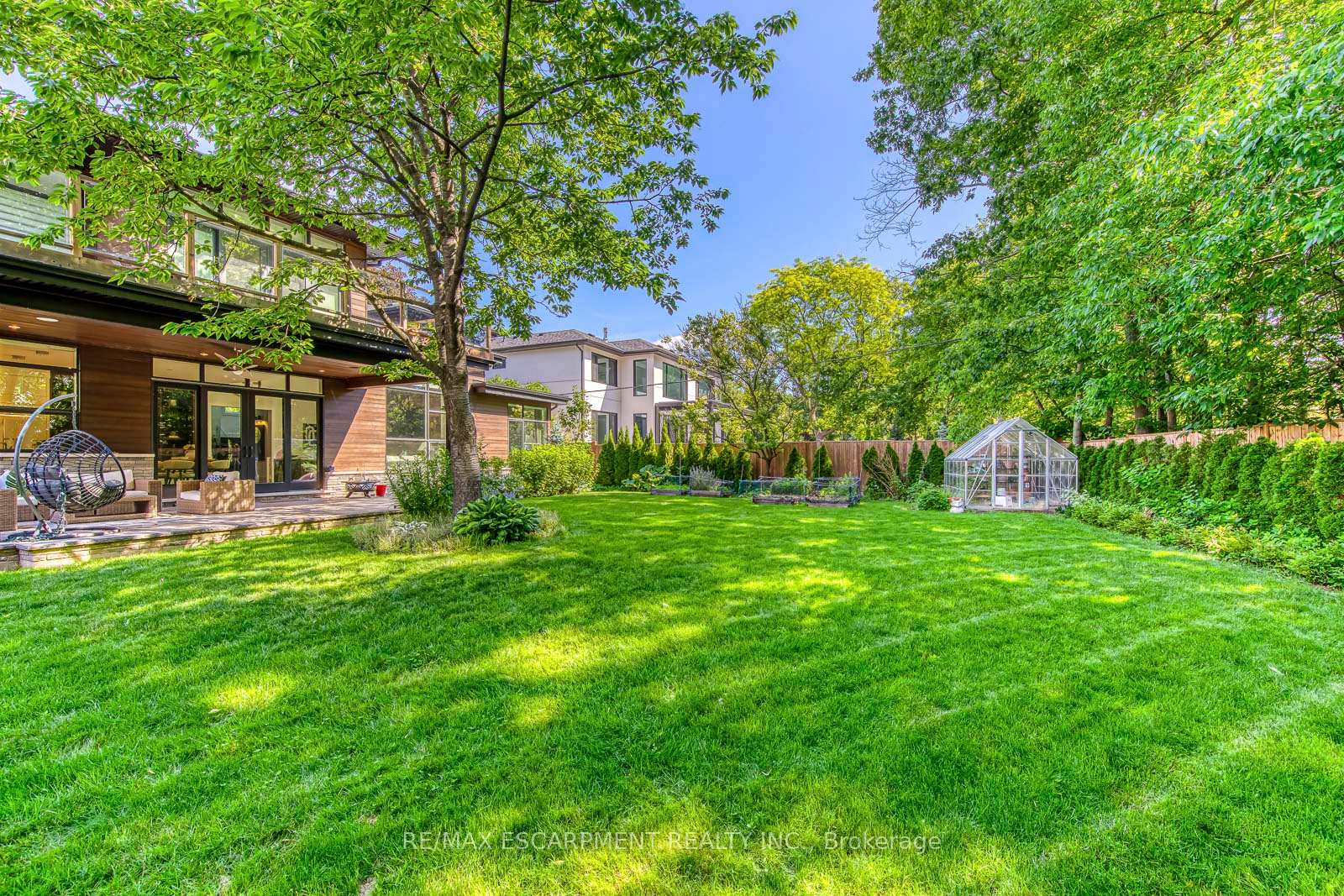 Photo 46 of 2104 Devon Road, Oakville, Ford — HOMEH