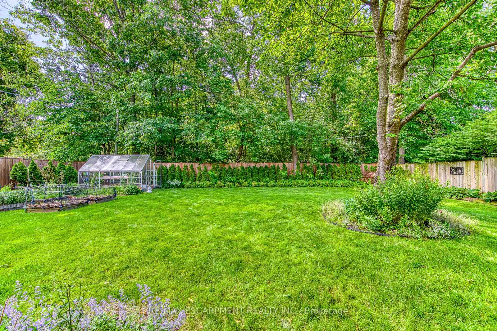Photo 49 of 2104 Devon Road, Oakville, Ford — HOMEH