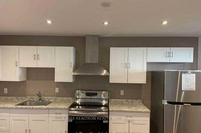 Photo 2 of 50 Earl Stewart Drive, Aurora, Bayview Wellington — HOMEH