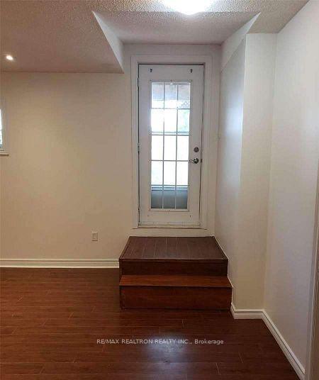 Photo 3 of 50 Earl Stewart Drive, Aurora, Bayview Wellington — HOMEH