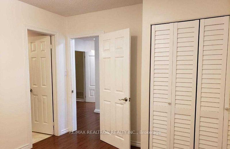 Photo 4 of 50 Earl Stewart Drive, Aurora, Bayview Wellington — HOMEH