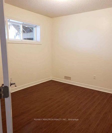 Photo 5 of 50 Earl Stewart Drive, Aurora, Bayview Wellington — HOMEH