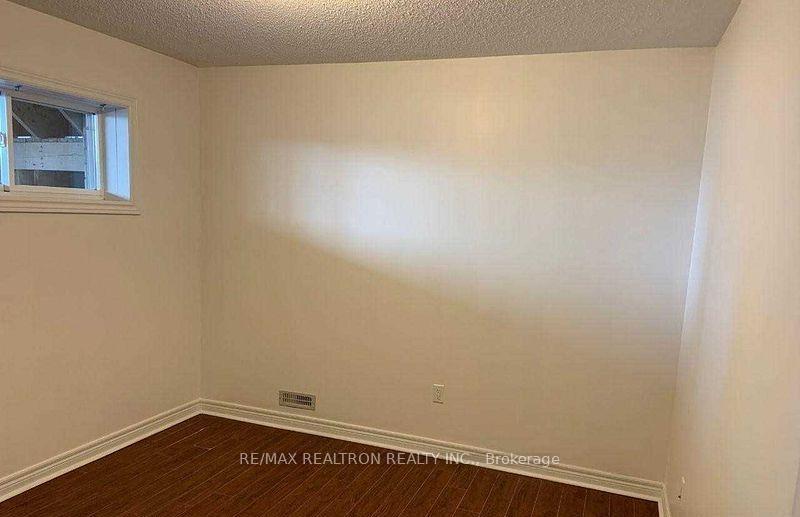 Photo 6 of 50 Earl Stewart Drive, Aurora, Bayview Wellington — HOMEH
