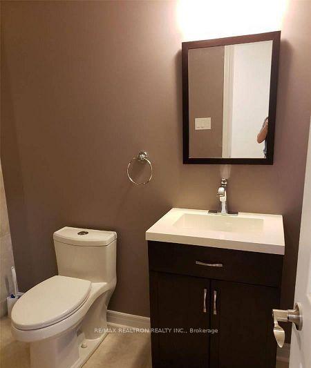 Photo 10 of 50 Earl Stewart Drive, Aurora, Bayview Wellington — HOMEH