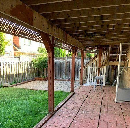 Photo 12 of 50 Earl Stewart Drive, Aurora, Bayview Wellington — HOMEH