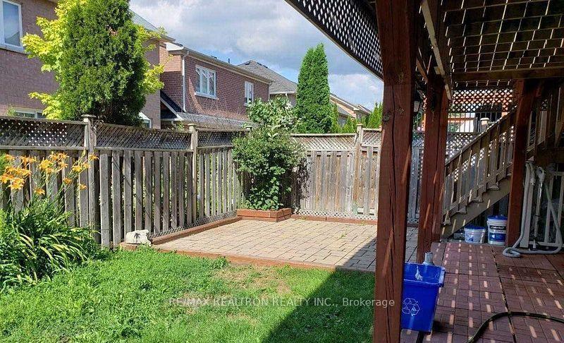 Photo 13 of 50 Earl Stewart Drive, Aurora, Bayview Wellington — HOMEH