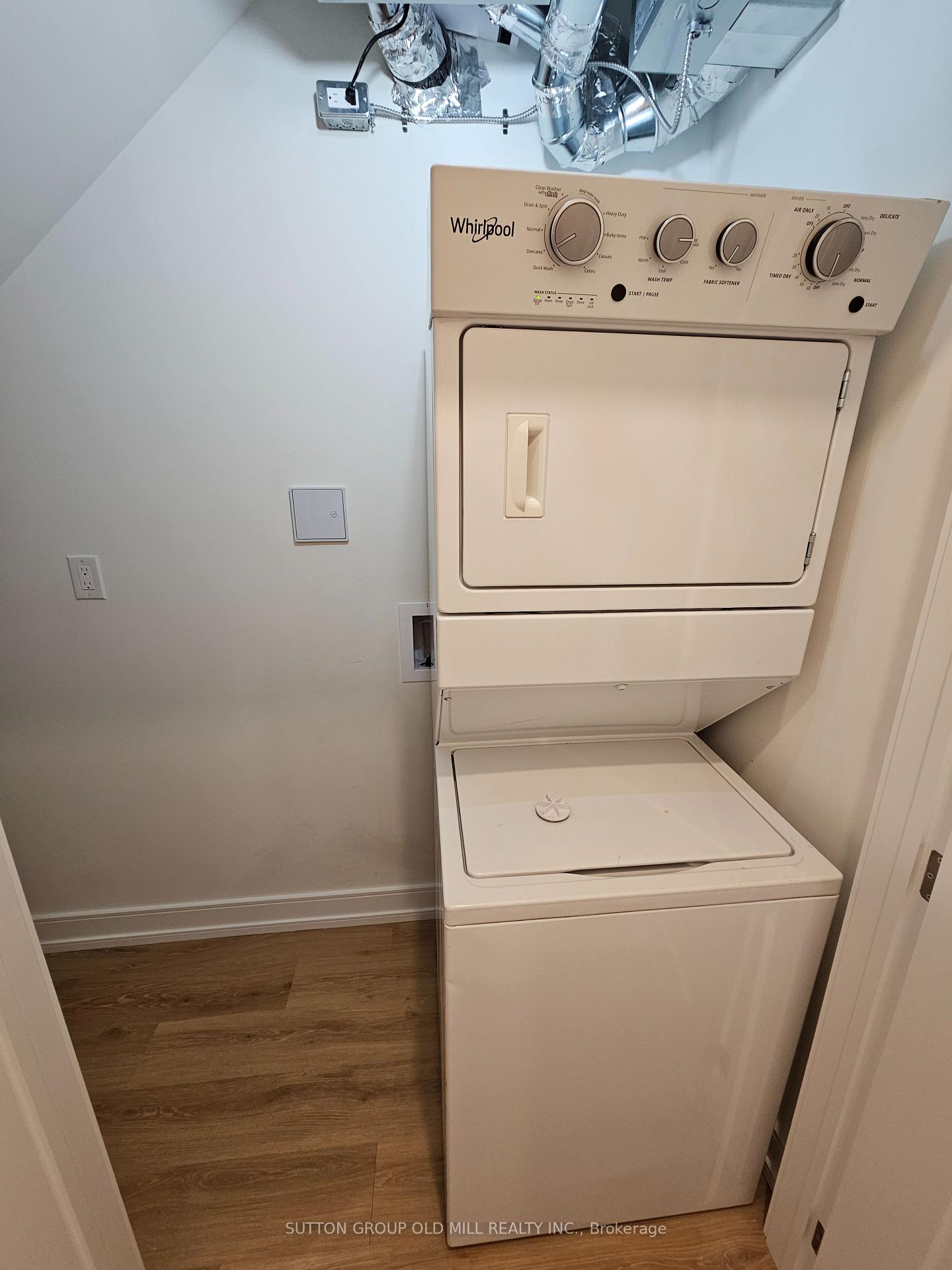Photo 5 of Unit 2nd Floor, 3293 Dundas Street W, Toronto, Junction Area — HOMEH