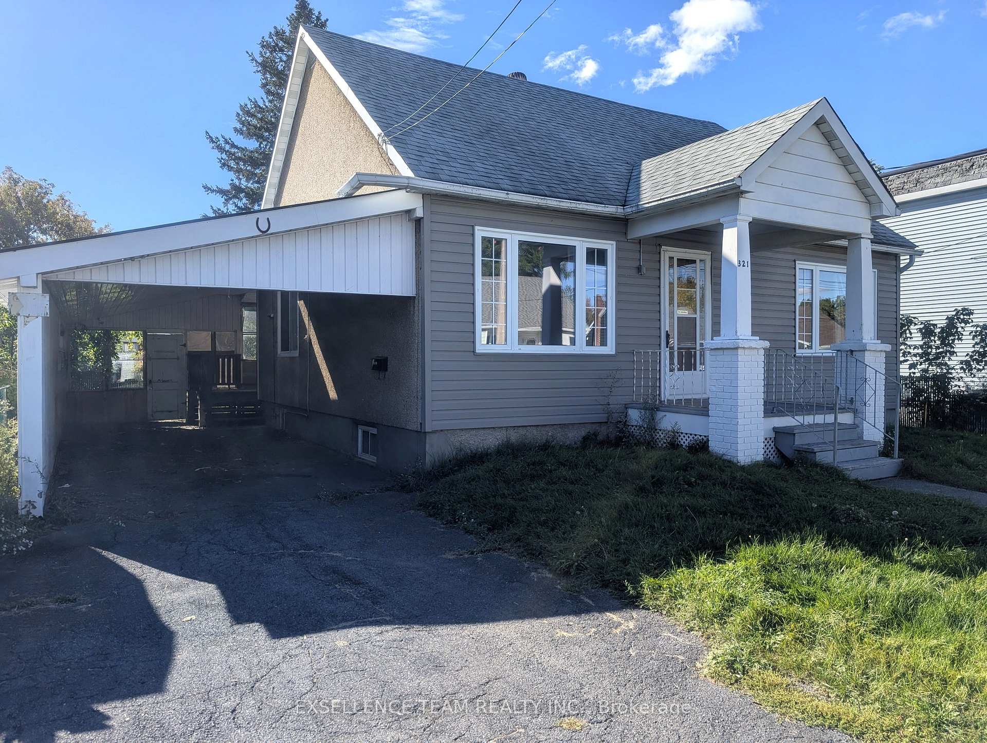 Photo 2 of 321 McLean Avenue, Cornwall, Cornwall — HOMEH