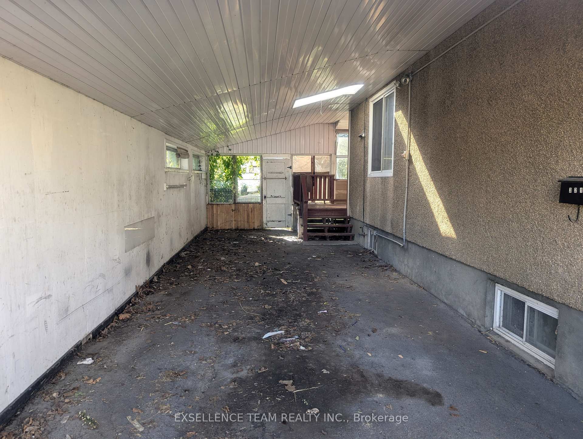Photo 3 of 321 McLean Avenue, Cornwall, Cornwall — HOMEH