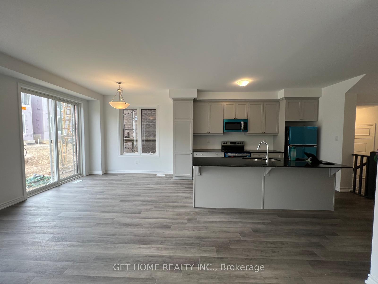 Photo 2 of 34 Histand Trail, Kitchener, Westmount - Kitchener — HOMEH
