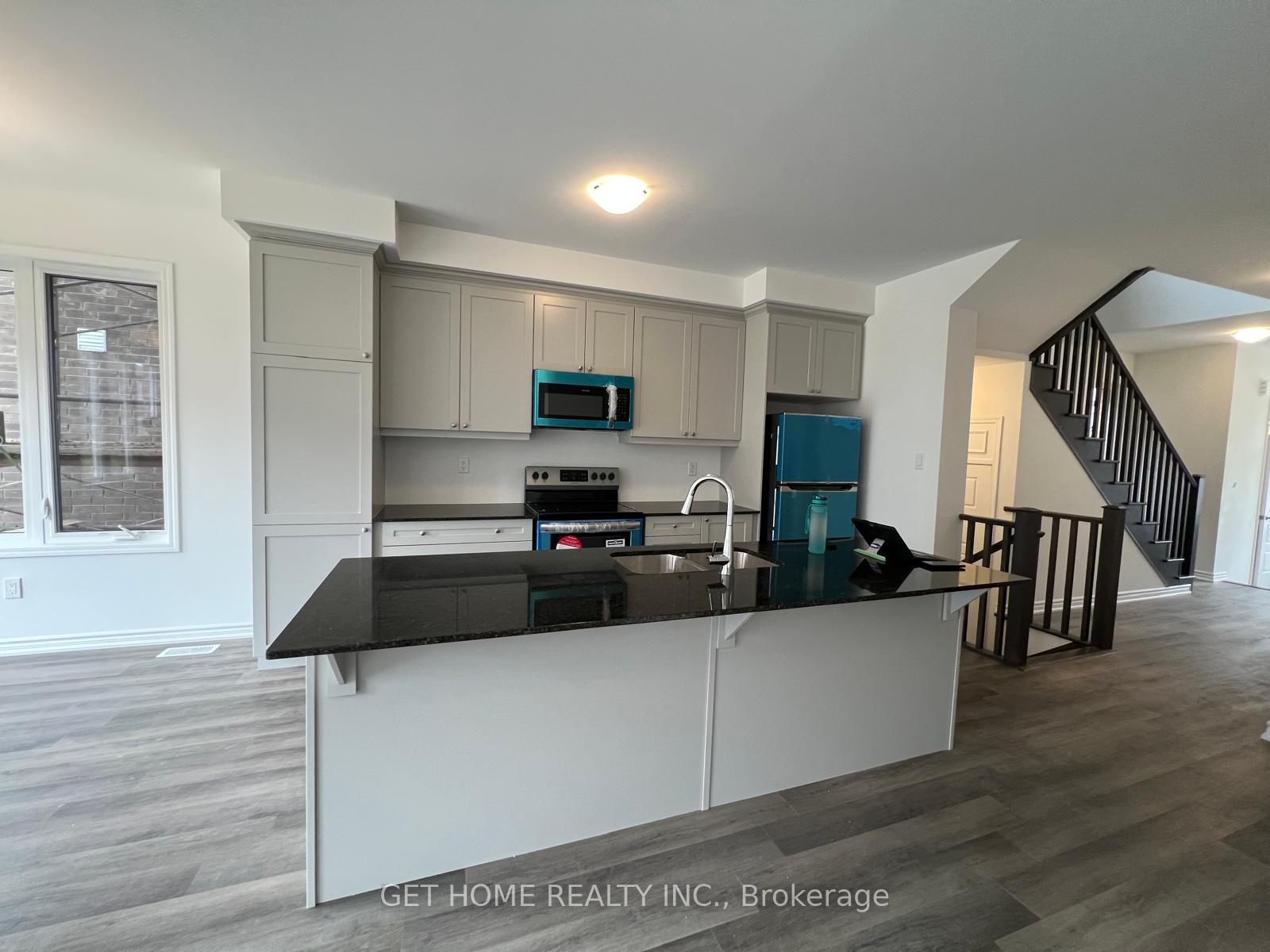 Photo 3 of 34 Histand Trail, Kitchener, Westmount - Kitchener — HOMEH