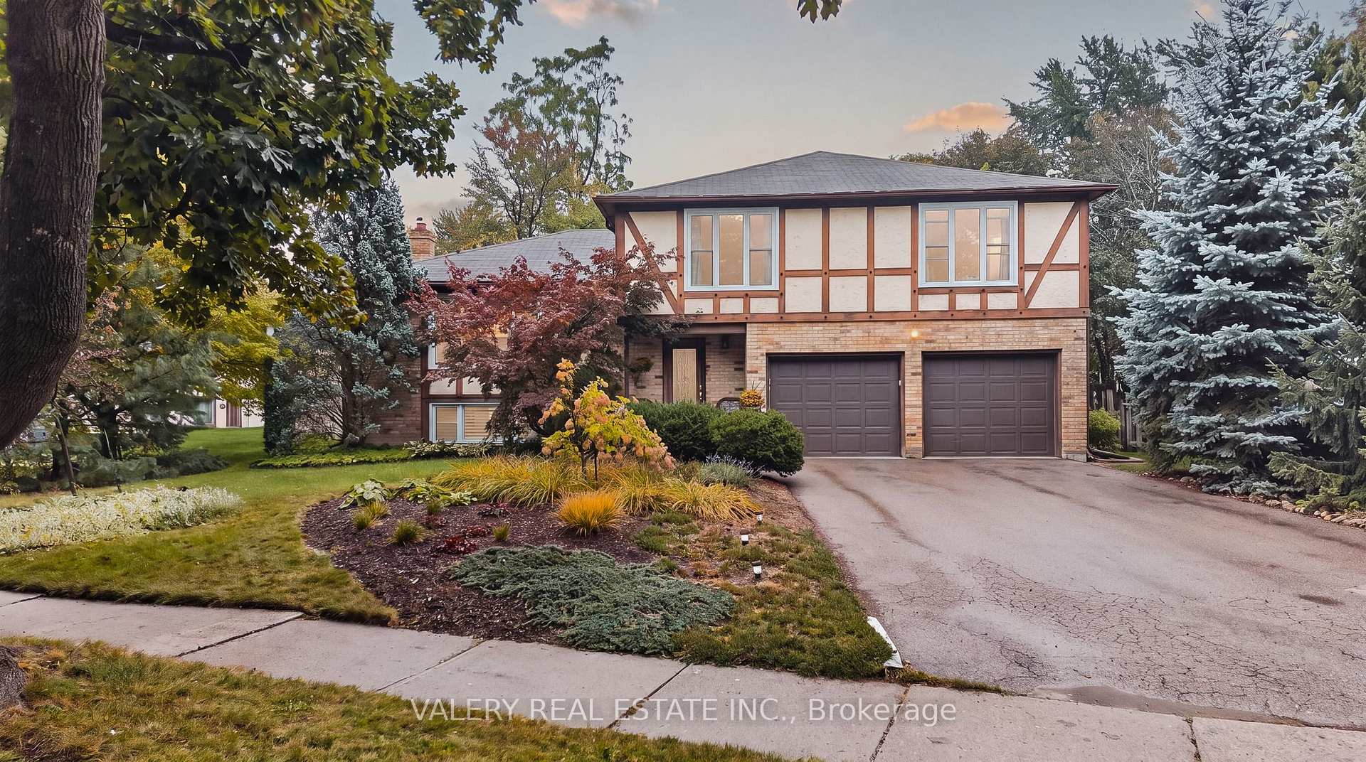 Photo 1 of 325 Coleridge Drive, Waterloo, Beechwood — HOMEH